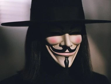 Άλιμος: Ξαναχτύπησε ο ληστής με τη μάσκα των Anonymous